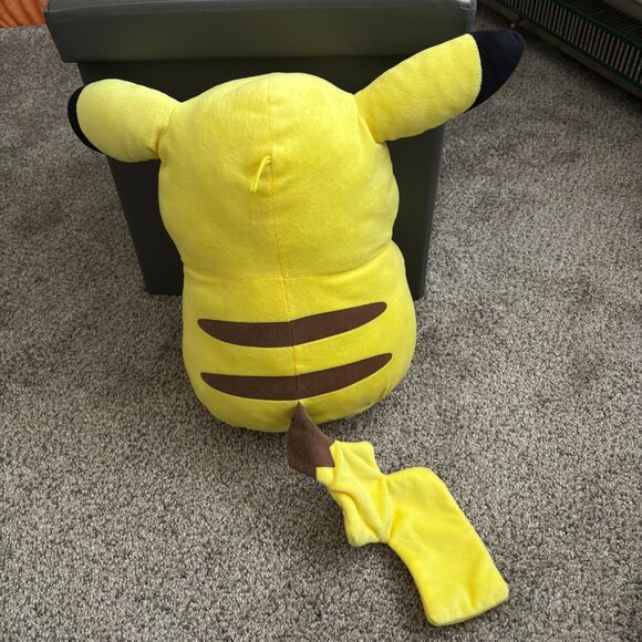 Toy Factory Large 17" Poke'mon PIKACHU Large Plush Toy - Picture 3 of 3